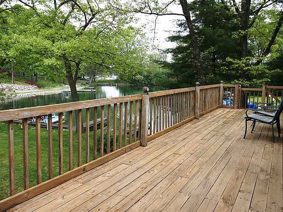 3rd image of 11198 Oakwood Dr