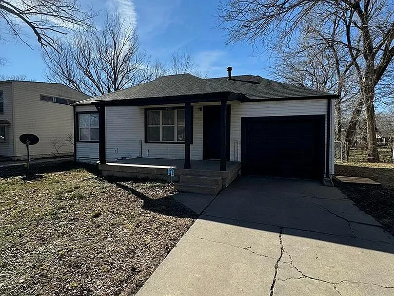 1837 N Litchfield St — Photo 1
