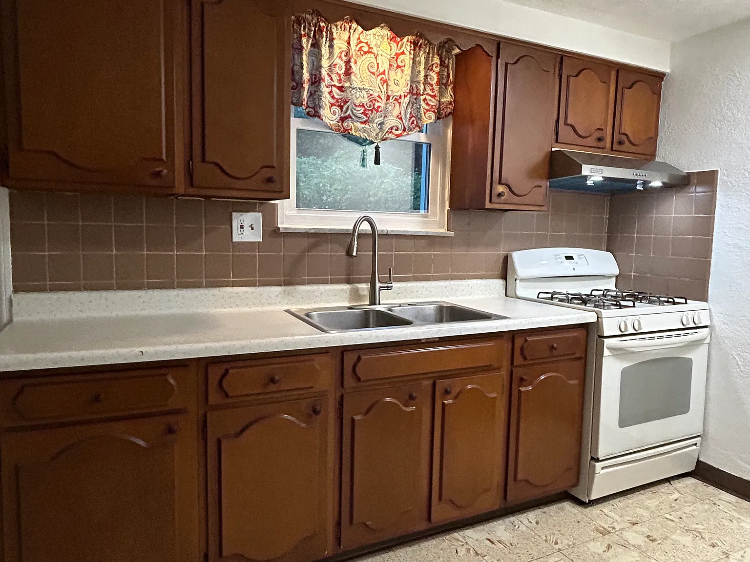 2 bed, 942 sqft, $1,100 — Photo 3