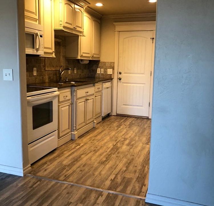 1st image of 536 N Park Ave