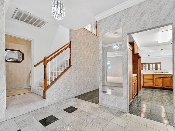 3rd image of 9440 Wentworth St