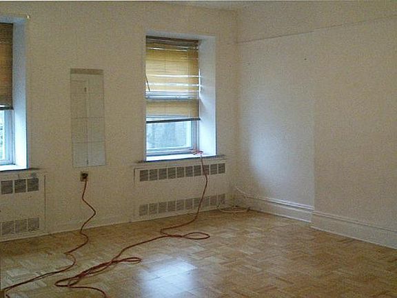 4th image of 2911 Newkirk Ave