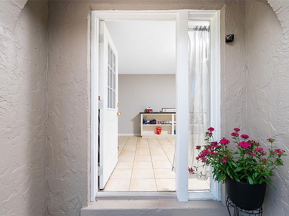 4th image of 2372 Ambrose Ln