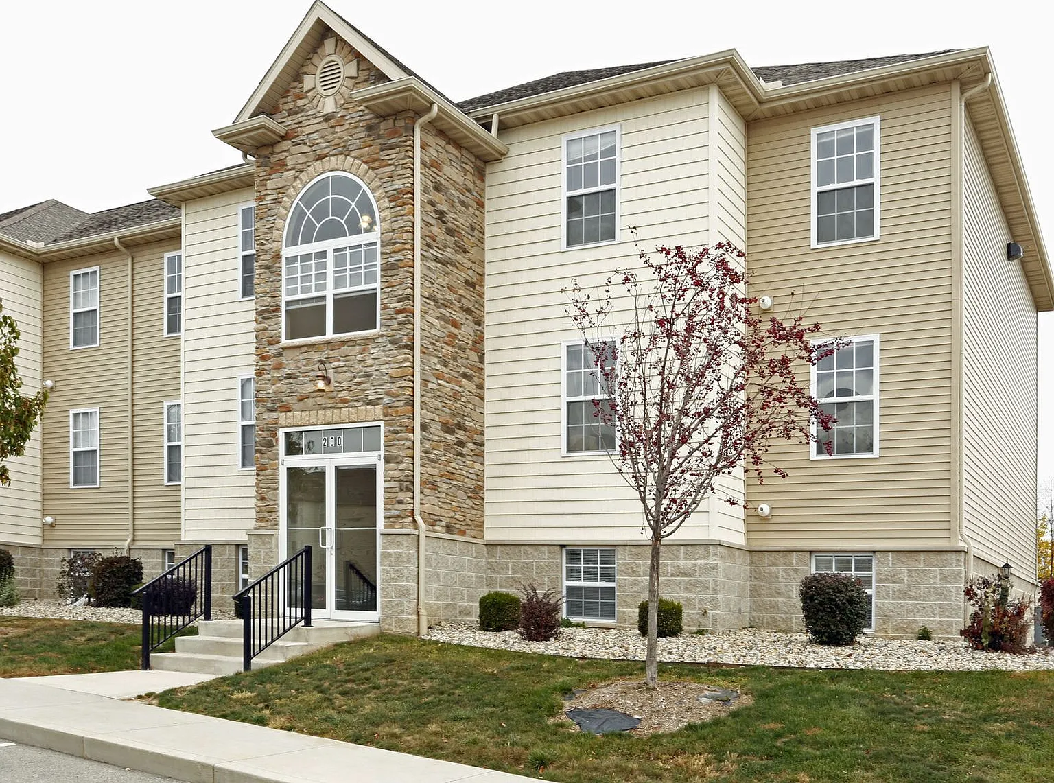 Briar Ridge Apartments — Photo 2