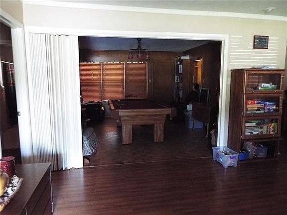 3rd image of 1201 Columbia Cir