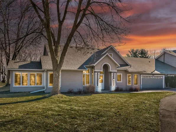 2562 Manitou Ln, White Bear Lake, MN 55110