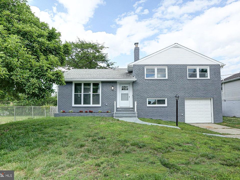 1st image of 8 Lakeview Ave