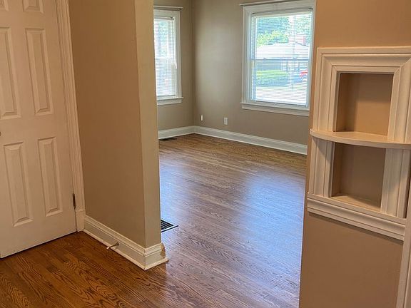5th image of 3009 Melbourne Ave