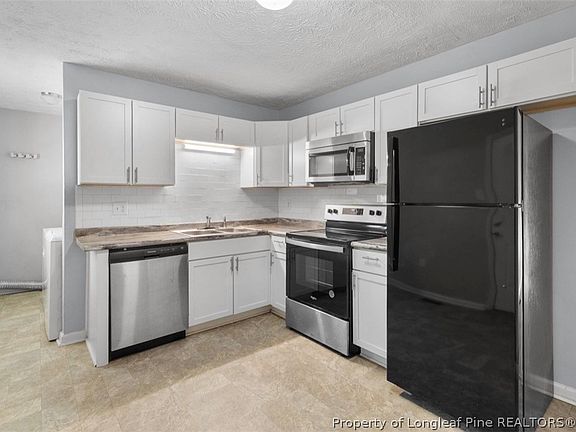 8th image of 818 Grambling Ct