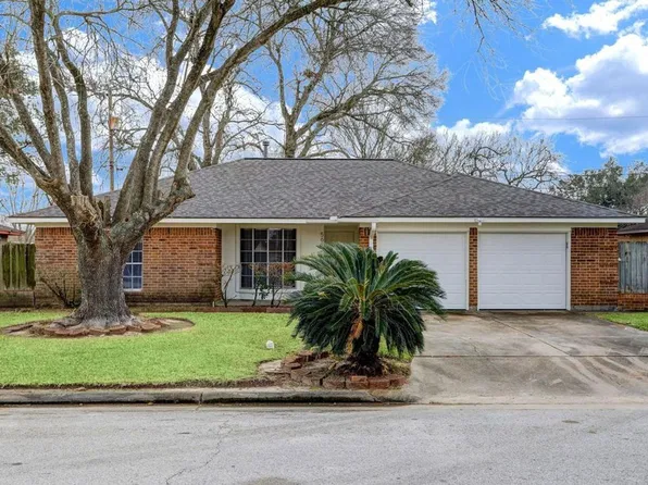 5613 Armstrong Dr, Texas City, TX 77591