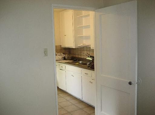 5th image of 139 VENICE ST