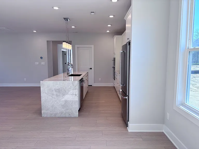 1353 Hurston Ln — Photo 14