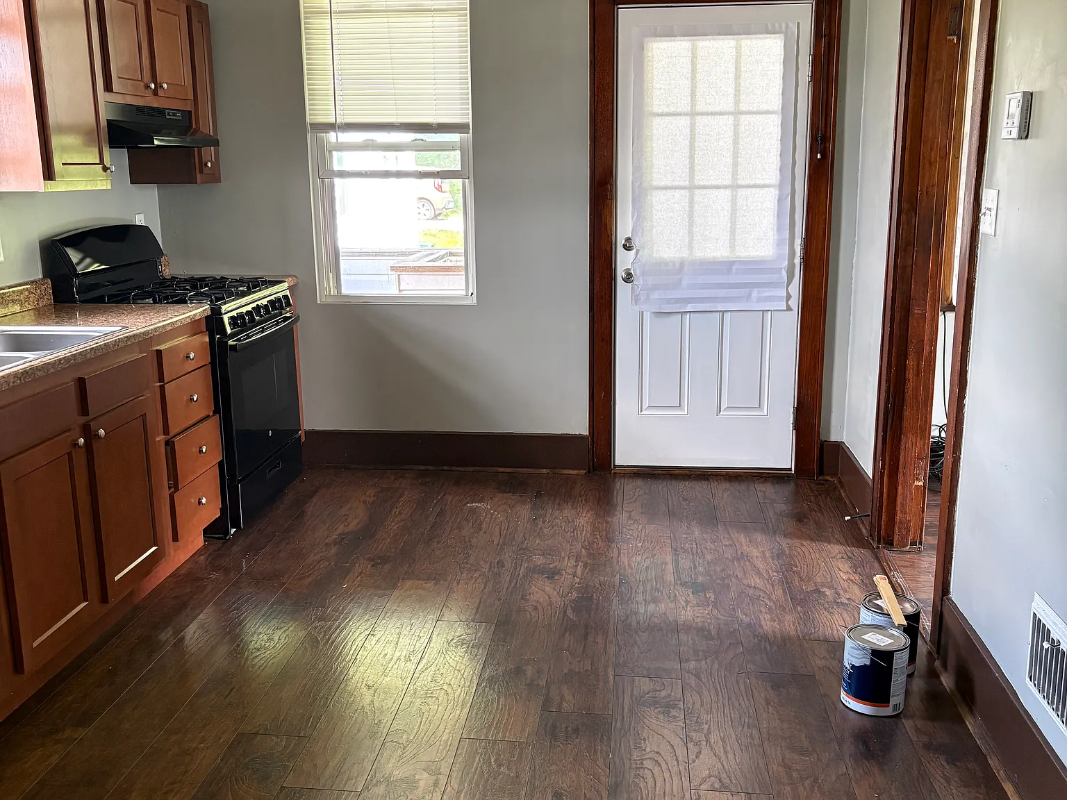 2 bed, $1,100 — Photo 3