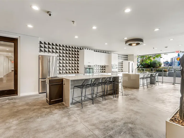 800 Embassy Dr #513 — Photo 20
