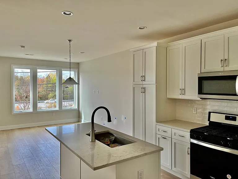 1207 Reed Aly — Photo 2