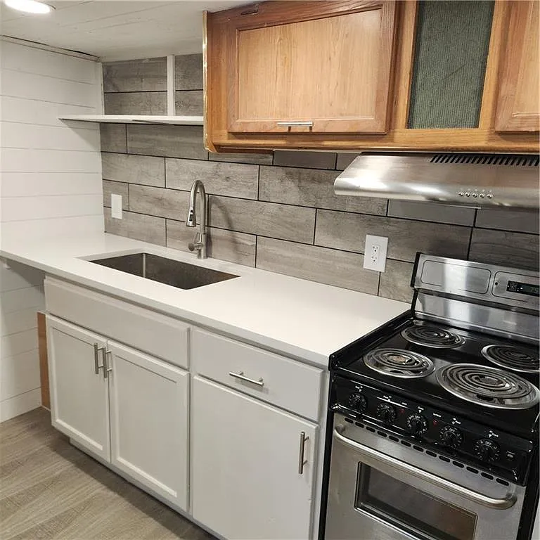 Studio, 1.0 bath, 150 sqft, $800 — Photo 1