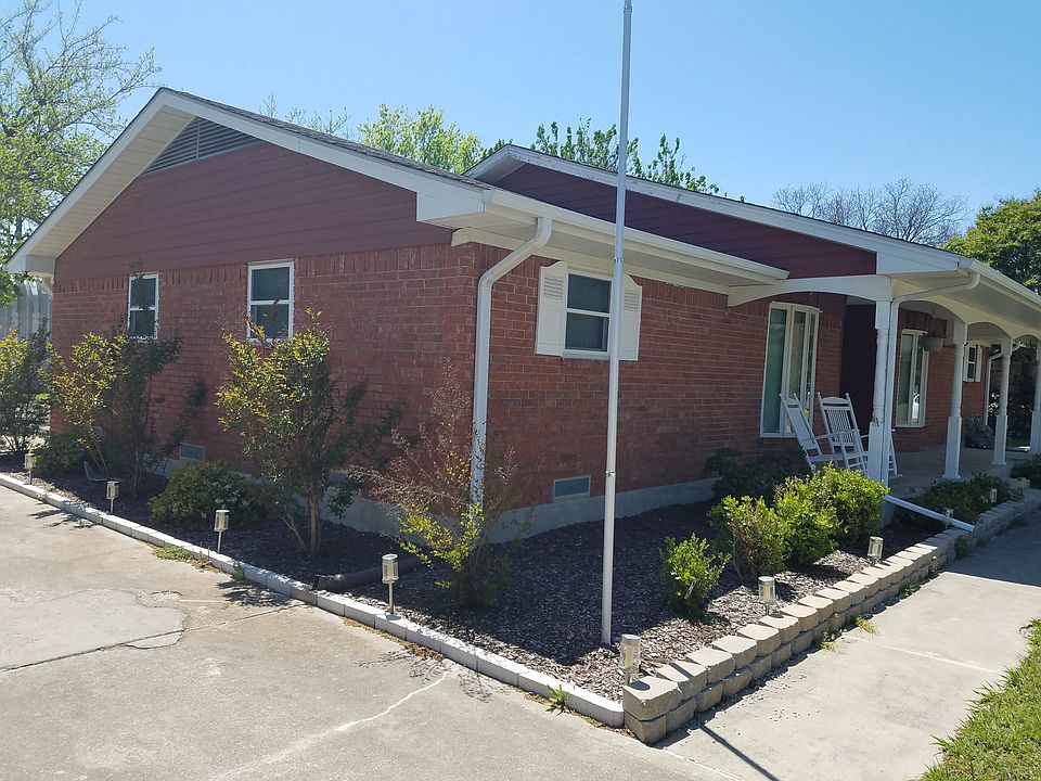 1st image of 2004 Maplewood Dr