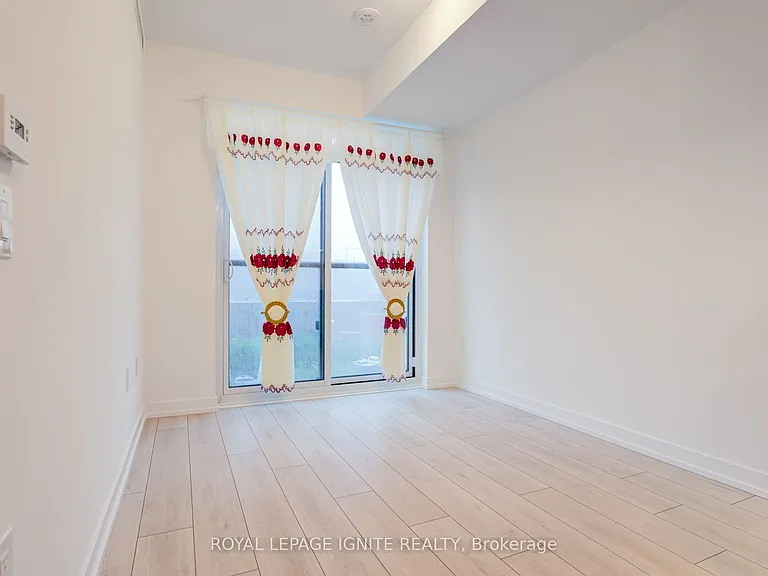 500 Dupont St #510 — Photo 3