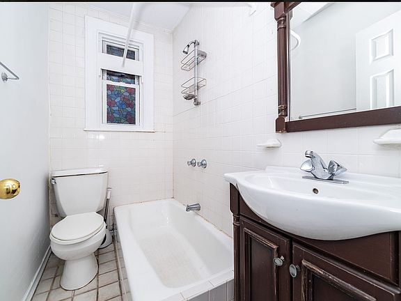 5th image of 528 E 5th St APT 1B