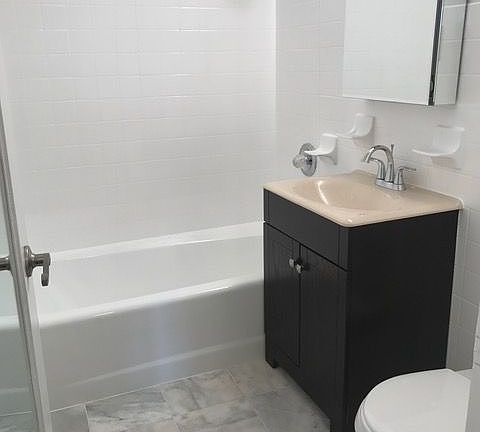 5th image of 200 W 15th St APT 15B
