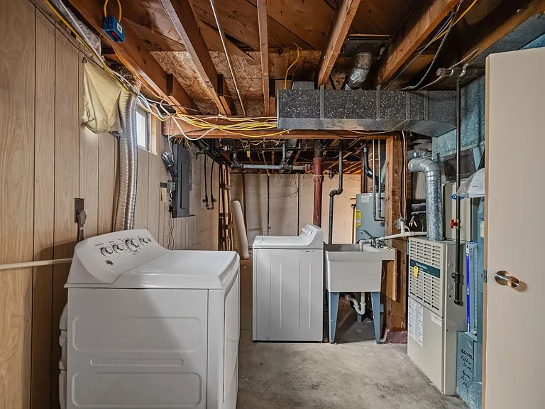 2403 W Everett Ave — Photo 34