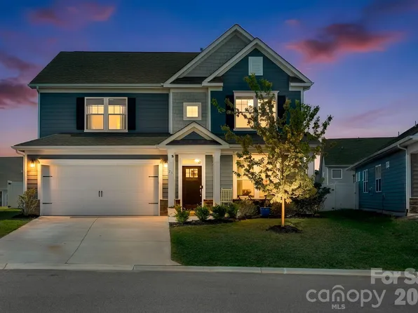 23 Thornberry Rd, Hendersonville, NC 28739