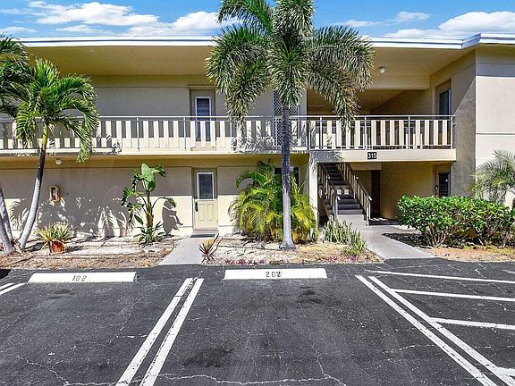 2nd image of 315 Circle Drive S #102