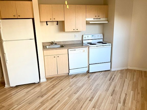 4th image of 100 4th Ave S APT 315