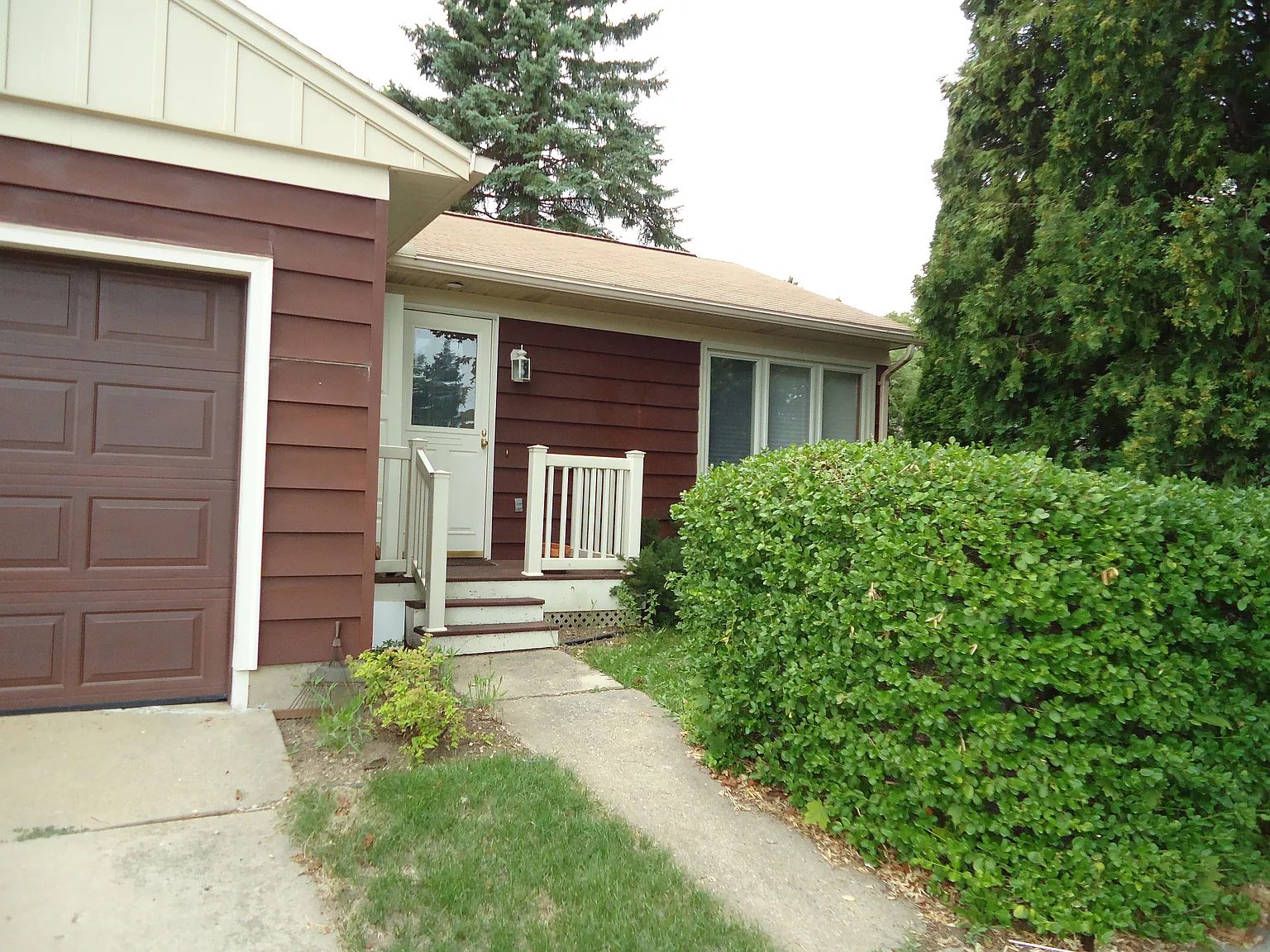 3 bed, 2470 sqft, $2,600 — Photo 4
