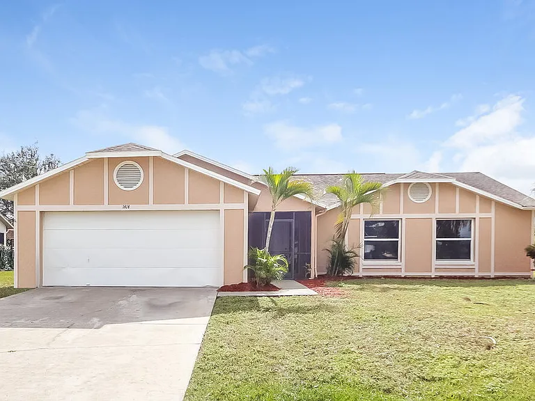 1414 NE Van Loon Ln — Photo 1