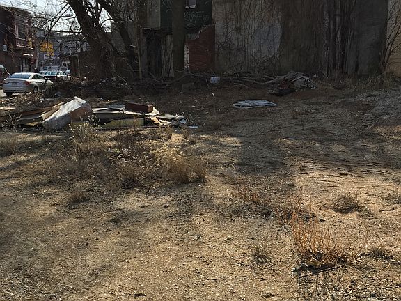 5th image of 2402 W Montgomery Ave