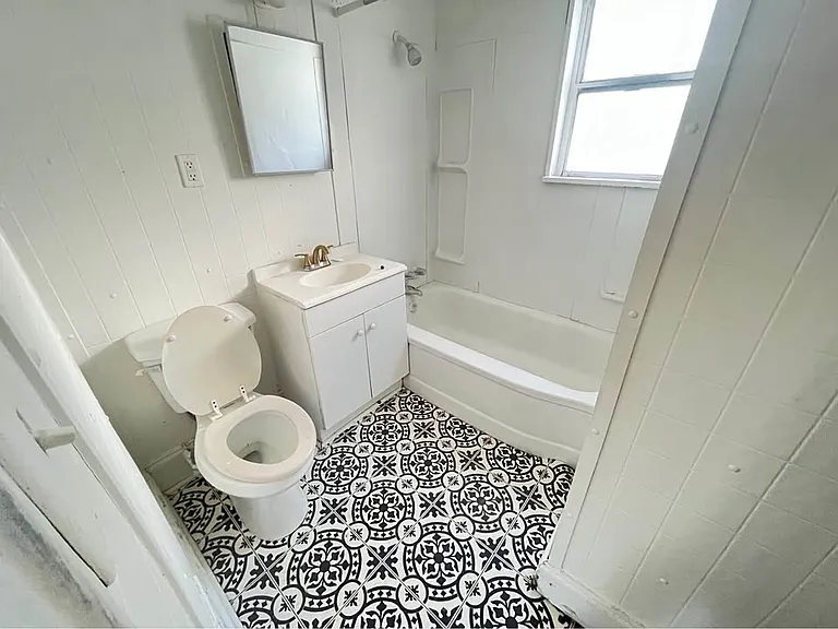 1405 Wyman St NE — Photo 8