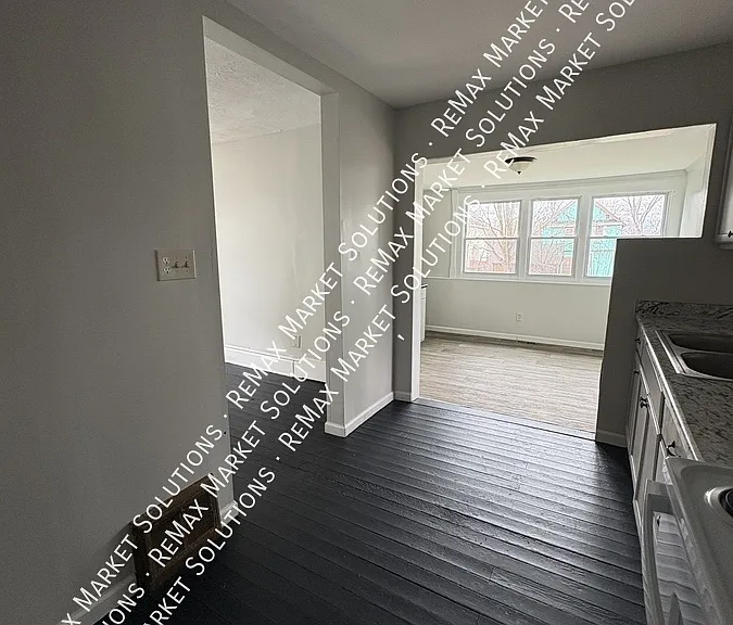 1200 Girard St — Photo 4