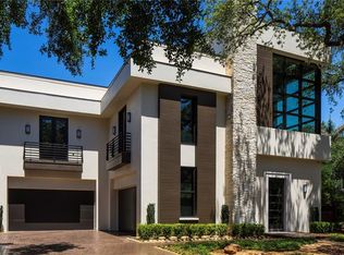 2903 W Hawthorne Rd, Tampa, FL 33611