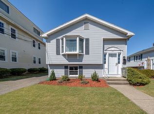 127 Lynn St, Peabody, MA 01960