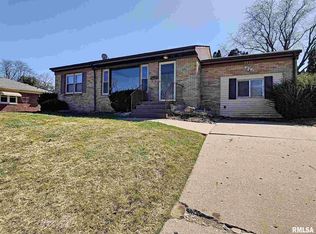 3210 39th Ave, Rock Island, IL 61201