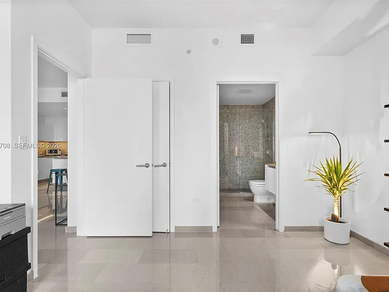 88 SW 7th St #809 — Photo 25