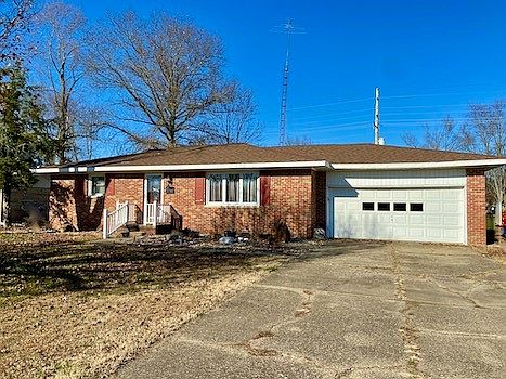 2nd image of 306 Iris Ln