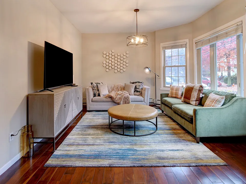 24 Britton St #1-ID1501170P