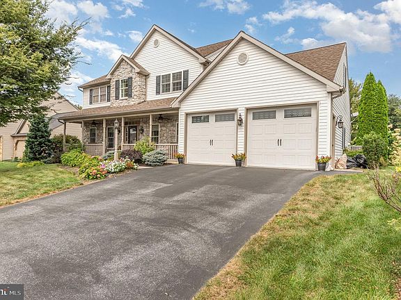 2nd image of 25 Olde Forge Dr