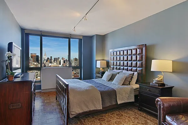 Sold by Corcoran | media 4