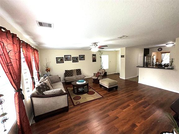 4th image of 3618 Barkers Crossing Ave