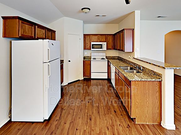 5th image of 4021 Bonita Springs Dr