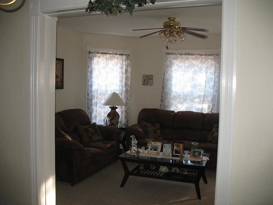 2nd image of 8 Fairfield St