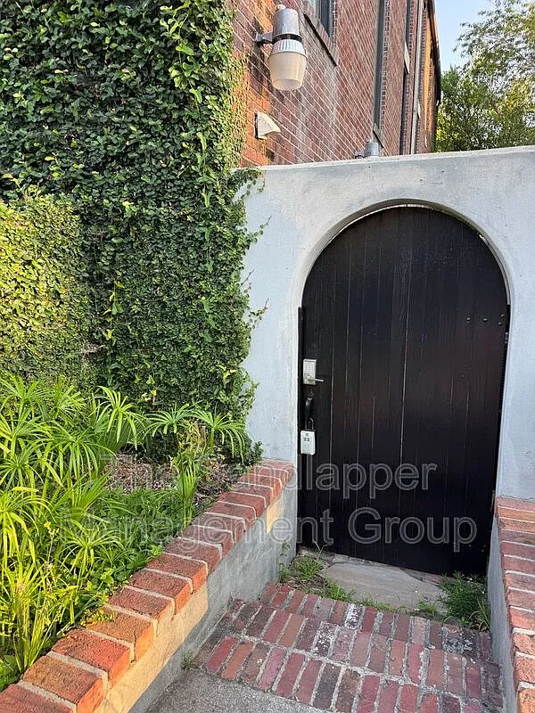 1 bed, 1.0 bath, 618 sqft, $2,600 — Photo 2