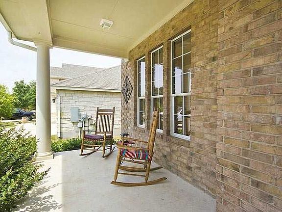 2nd image of 3816 Aqua Ln