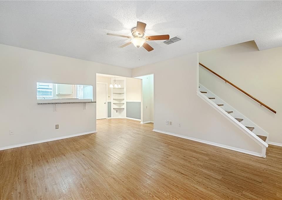 1st image of 828 Banister Ln
