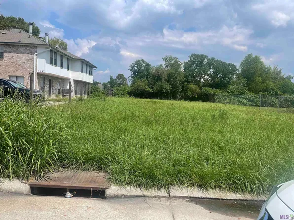 1457 Lake Calais Ct, Baton Rouge, LA 70808