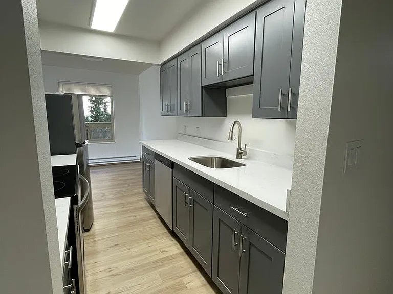 Franklin Apartments — Photo 9