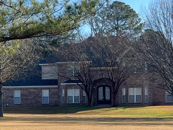2020 Elizabeth Chapman Dr, Jackson, MS 39212